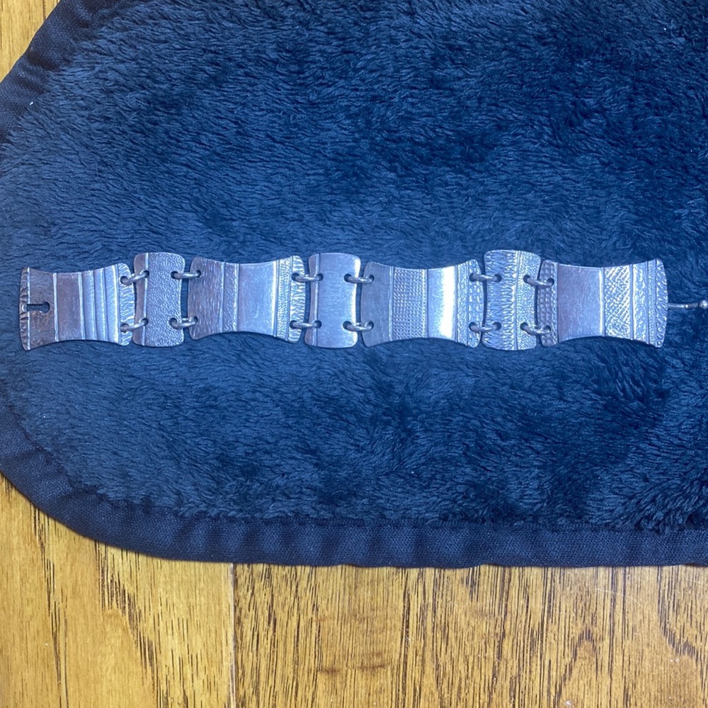 Sterling silver link bracelet w/keyhole lock
